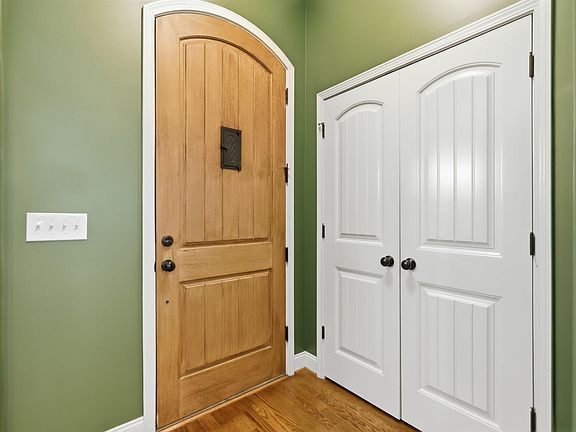 5th image of 4155 Overlook Cir