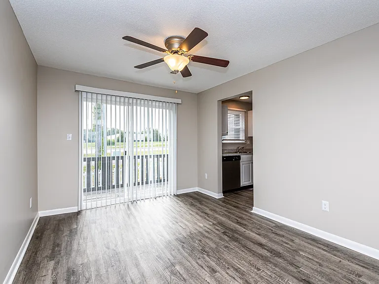 Maple Hills Apartments — Photo 10