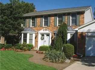 42134 Waterfall Rd, Northville, MI 48168