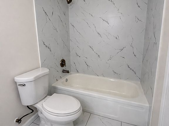 4th image of 2631 Sierra St APT G
