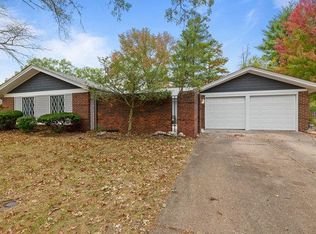 424 Iron Lantern Dr, Ballwin, MO 63011