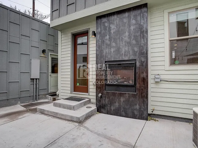 1227 N Perry St — Photo 30