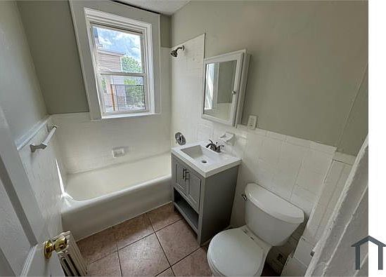 2nd image of 2 Columbia Ave #203