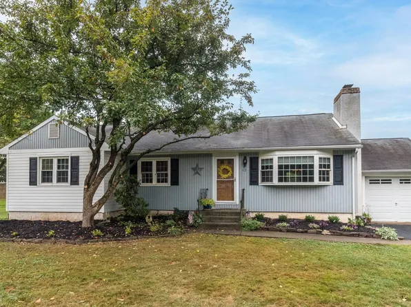 52 Evergreen Dr, New Britain, PA 18901