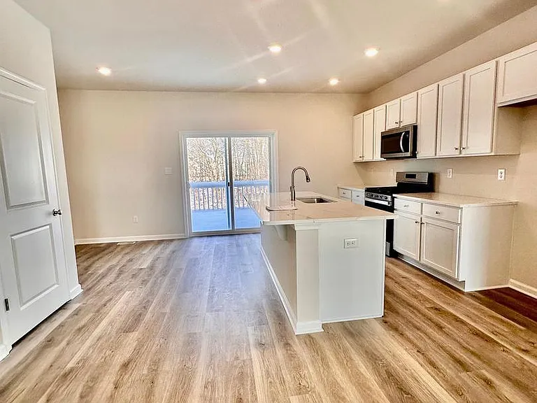 102 Jonagold Dr — Photo 6