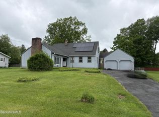 95 Oak Hill Rd, Pittsfield, MA 01201