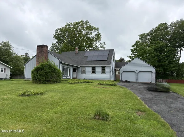 95 Oak Hill Rd, Pittsfield, MA 01201
