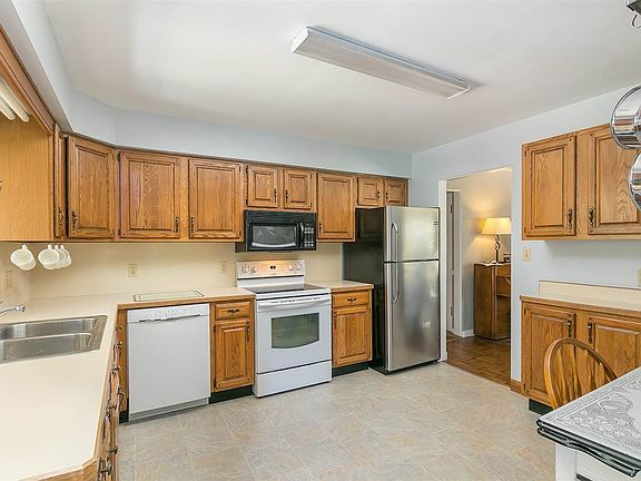 4th image of 1008 W Cowing Dr