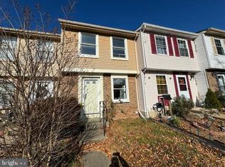 8304 Bark Tree Ct, Springfield, VA 22153