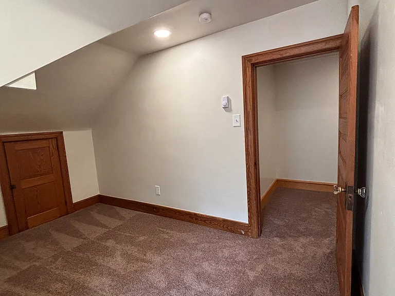 17 Franklin Ave #D — Photo 20