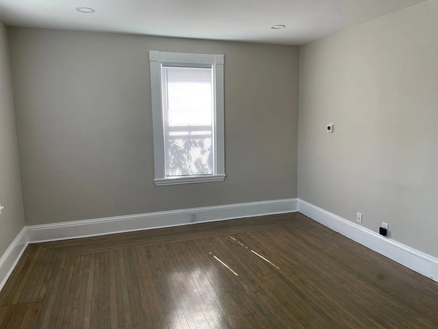 283 Hillside Ave — Photo 2
