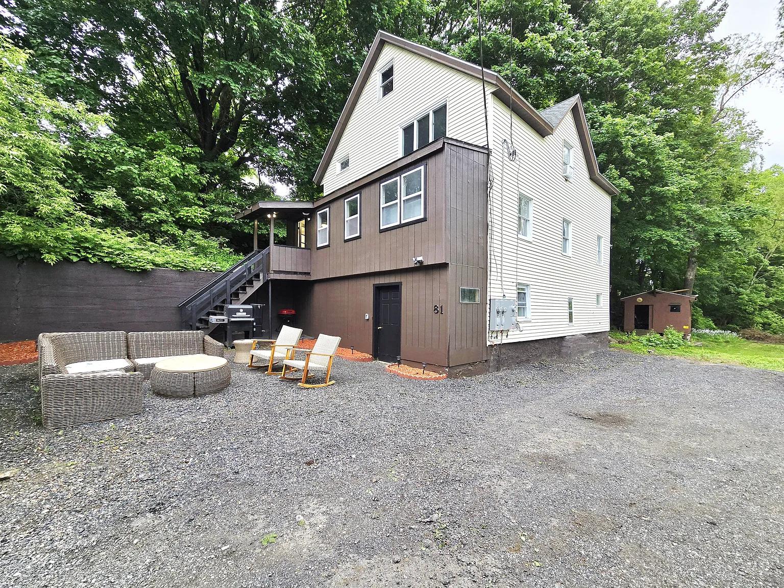 2 bed, 900 sqft, $1,900 — Photo 1