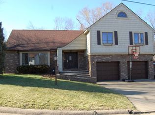 5707 7th Ave, Vienna, WV