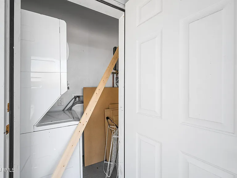 22 E Riverside St — Photo 18