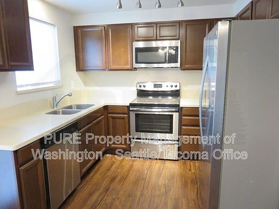 2nd image of 511 Malibu Dr SE