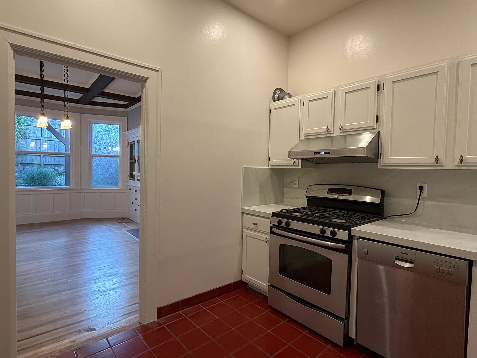 2 bed, 1500 sqft, $5,950 — Photo 4
