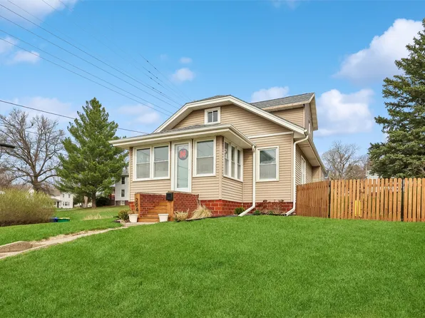 204 S 5th St, Guthrie Center, IA 50115