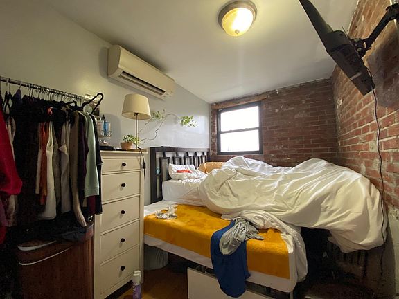 3rd image of 1367 Dean St APT 401