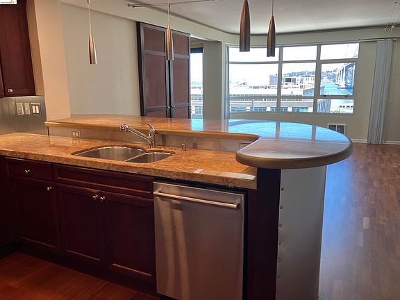 3rd image of 403 Main St APT 801N