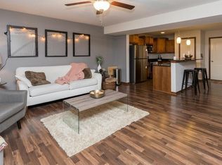 8601 Westown Pkwy #22102, West Des Moines, IA 50266