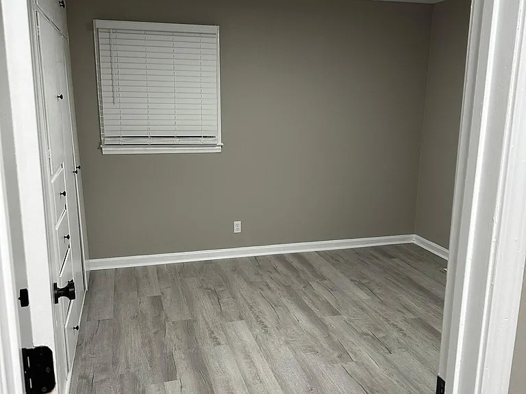 102 Belair Rd — Photo 12