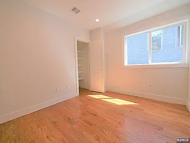 17 Beverly Pl — Photo 19