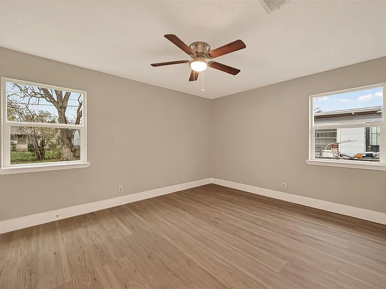 5833 Southlea St — Photo 24