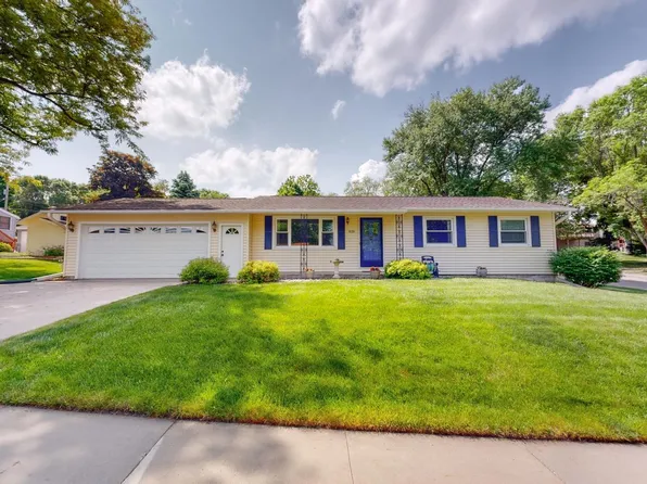 820 29th St NW, Rochester, MN 55901