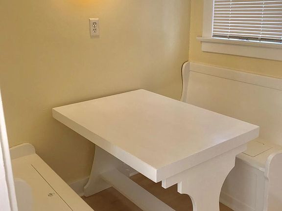 Breakfast nook