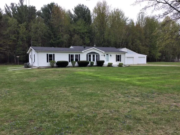 2875 E Burt Rd, Burt, MI 48417