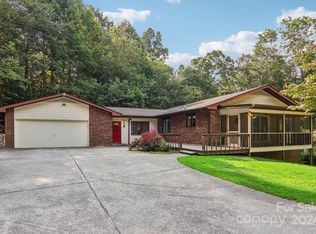 247 Meadow Woods Dr, Hendersonville, NC 28792