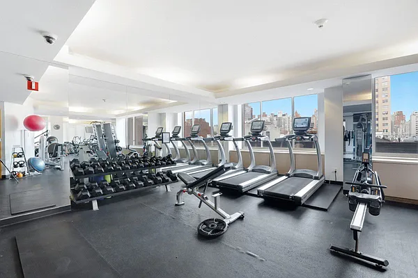 Rented by Level Group | media 9