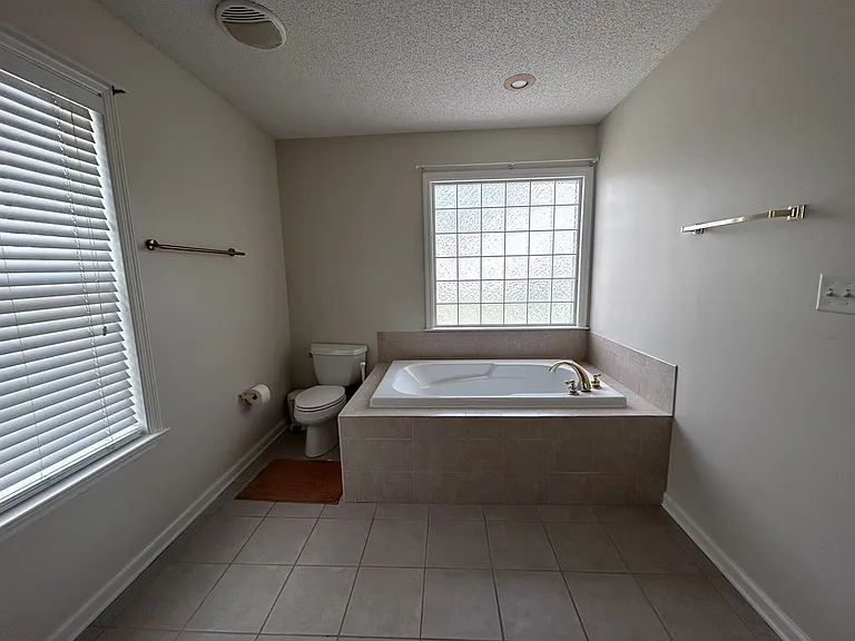 4001 Conway Cir — Photo 9