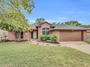 131 Clinton Ln, Midlothian, TX 76065