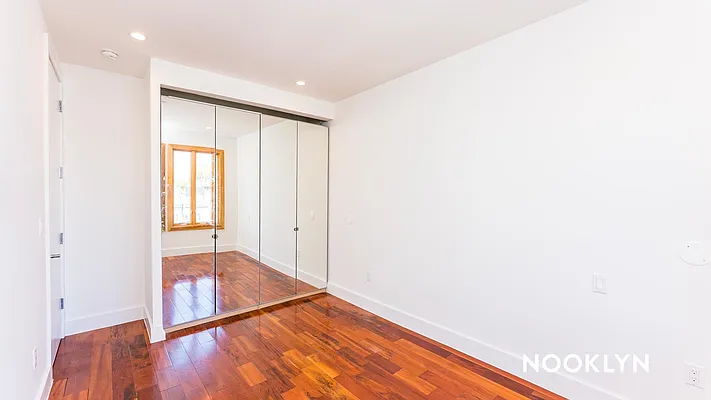 Rented by Nooklyn NYC LLC | media 14