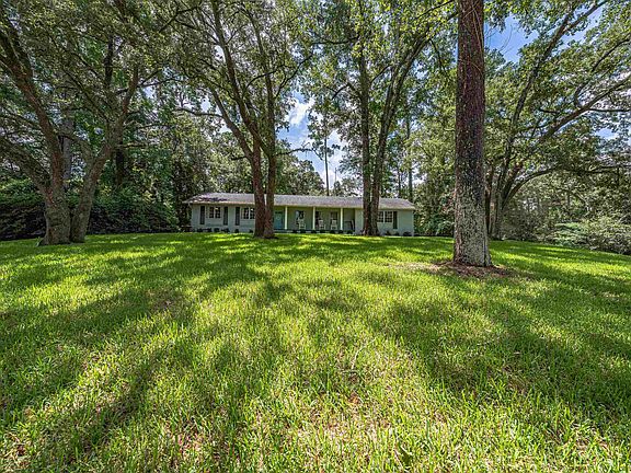 3rd image of 3217 Brookforest Dr