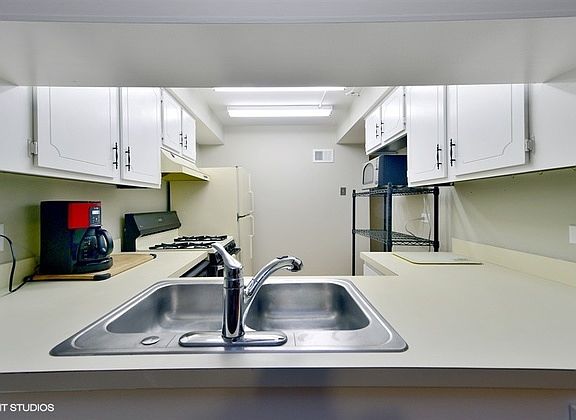 4th image of 13308 W Circle Drive Pkwy APT 110