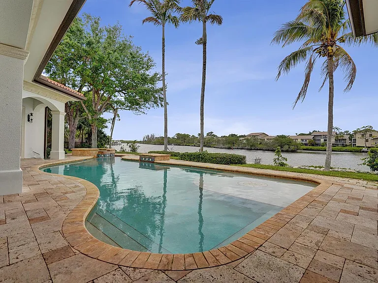 18669 SE Palm Island Ln — Photo 3