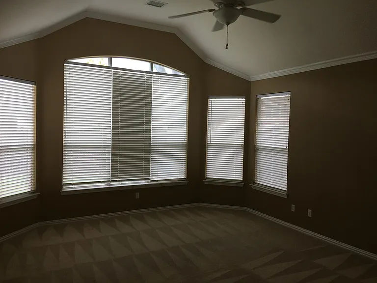 3608 Flintstone Dr — Photo 11