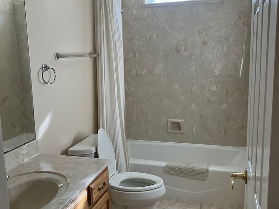 5th image of 7143 Marseille Pl NE