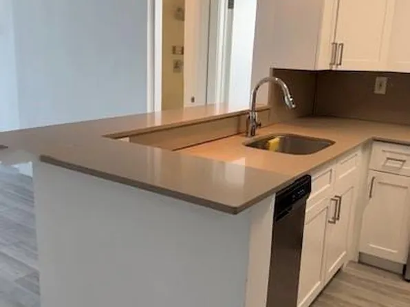 8101 Crespi Blvd APT 504, Miami Beach, FL 33141