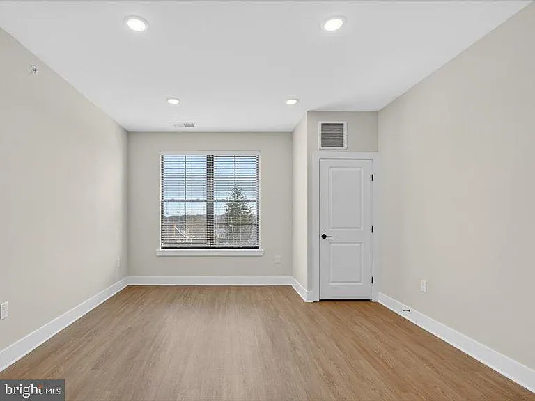 624 Main Street 402 #412-403-415 — Photo 8