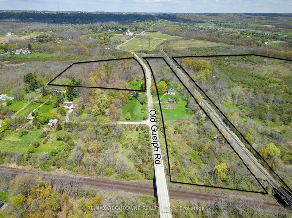 99 Old Guelph Rd, Hamilton, ON L9H 5Y4