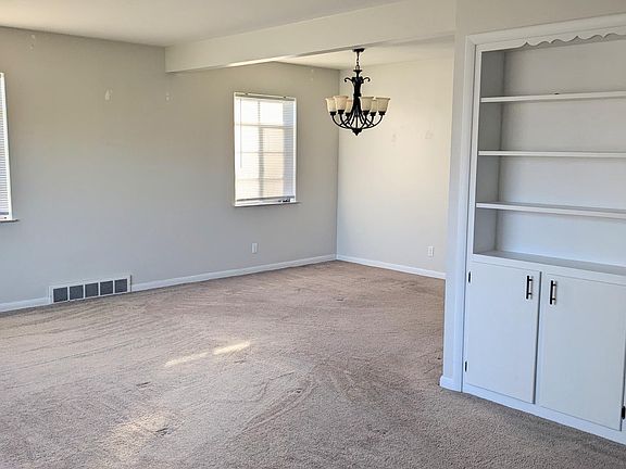 2nd image of 1728 Liberty Dr