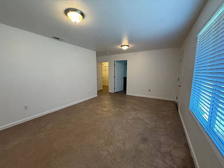 4316 Illinois Ave — Photo 14