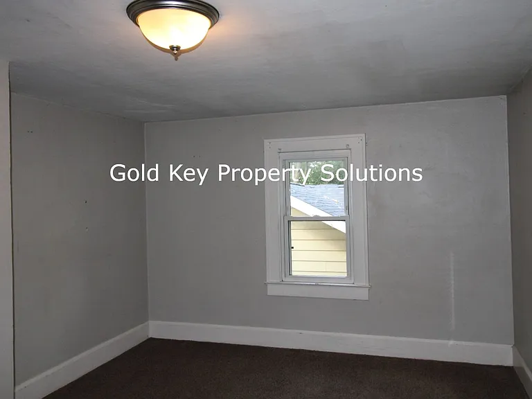 604 N Alameda Ave — Photo 13
