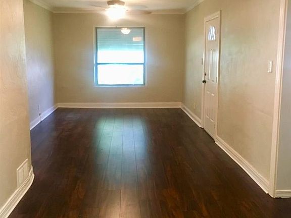 3rd image of 3101 Sherwood Ln