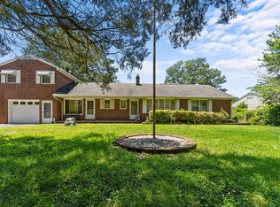 382 Waterview Dr, Hague, VA 22469
