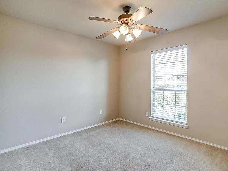 2230 Cancun Dr — Photo 5
