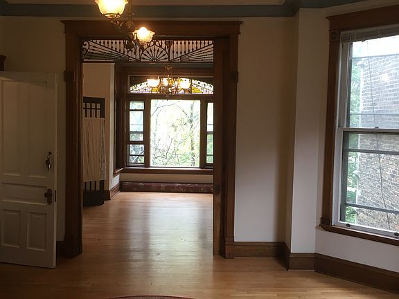 5th image of 1310 N Hoyne Ave #3